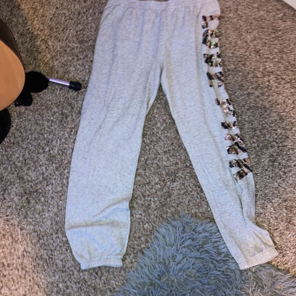 grey sweat pants